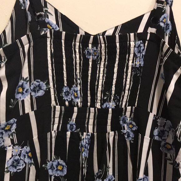 Torrid size 2 jumpsuit - Picture 5 of 7